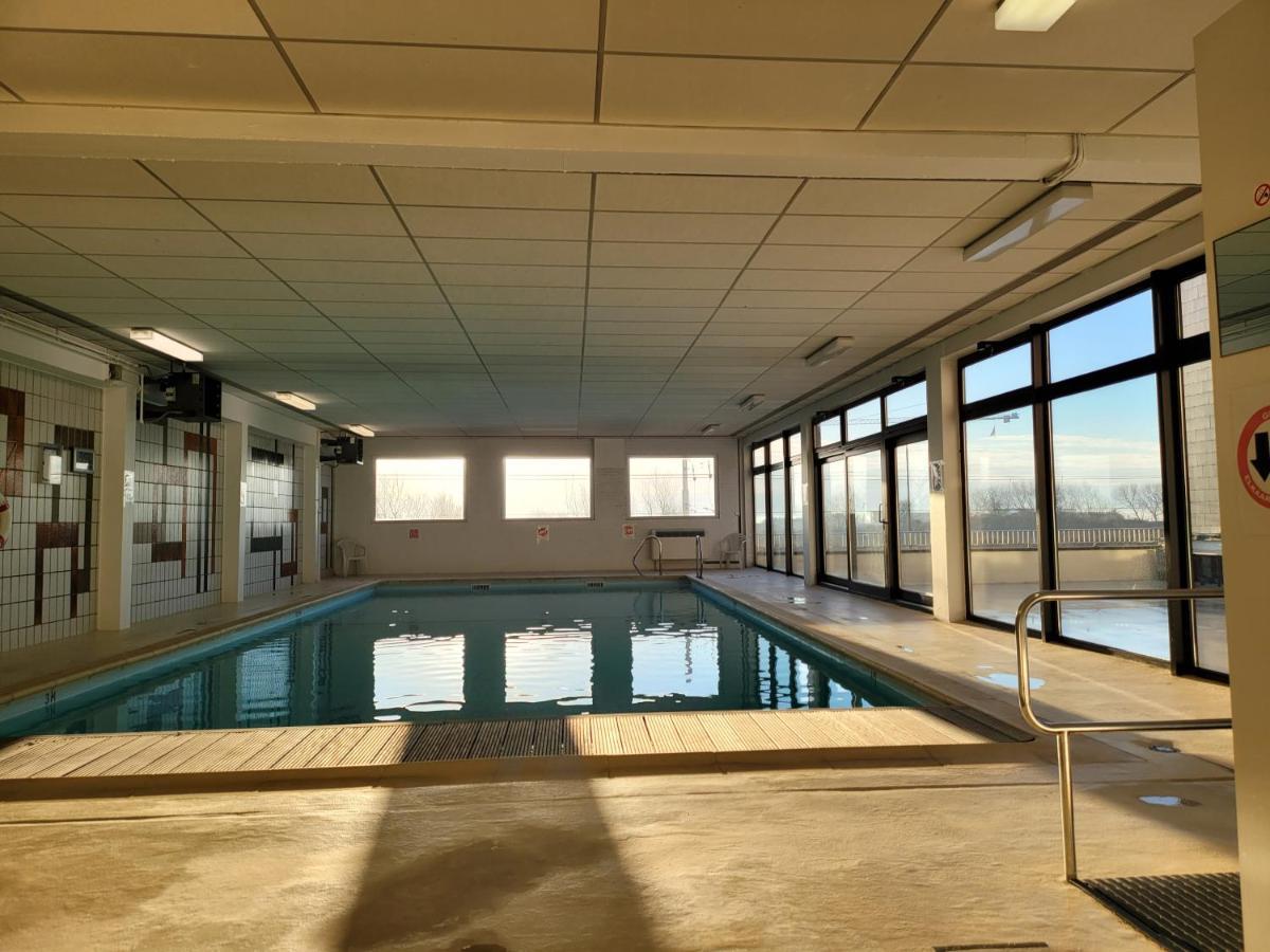 Studio 105 Op Zeedijk Met Frontaal Zeezicht 1Ste Verdiep Middelkerke Exterior photo
