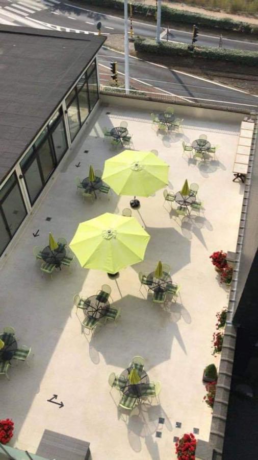 Studio 105 Op Zeedijk Met Frontaal Zeezicht 1Ste Verdiep Middelkerke Exterior photo